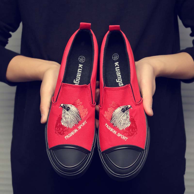 giày slip on thêu hình chim